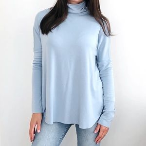 Like new Kit&Ace Burrow turtleneck pullover